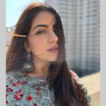Dolly Chawla Instagram - मसले हल अगर बातों से होते।। उमर भर ख़ुद से गुफ़्तगू करते…. ❤️