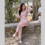Dolly Chawla Instagram - Days like this, perfect 🫶🏻 Styled by @stylebysugandhasood Outfit @kaftanize_clothing Assisted by @styleitupwithmicheala #instagood #instadaily #kaftan #newlook #dollychawla #sunnyday ☀️ #newpost #dailywear #pakitanistyle