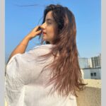 Dolly Chawla Instagram - 🤍🤍 #white #stills #picoftheday #sunnyday 🫶🏻 #dollychawla #summervibes #beauty