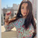 Dolly Chawla Instagram - मसले हल अगर बातों से होते।। उमर भर ख़ुद से गुफ़्तगू करते…. ❤️