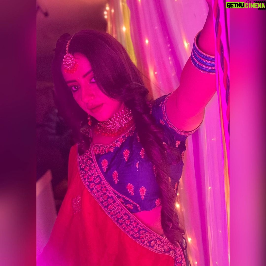Dolly Chawla Instagram - 😛 Around The World