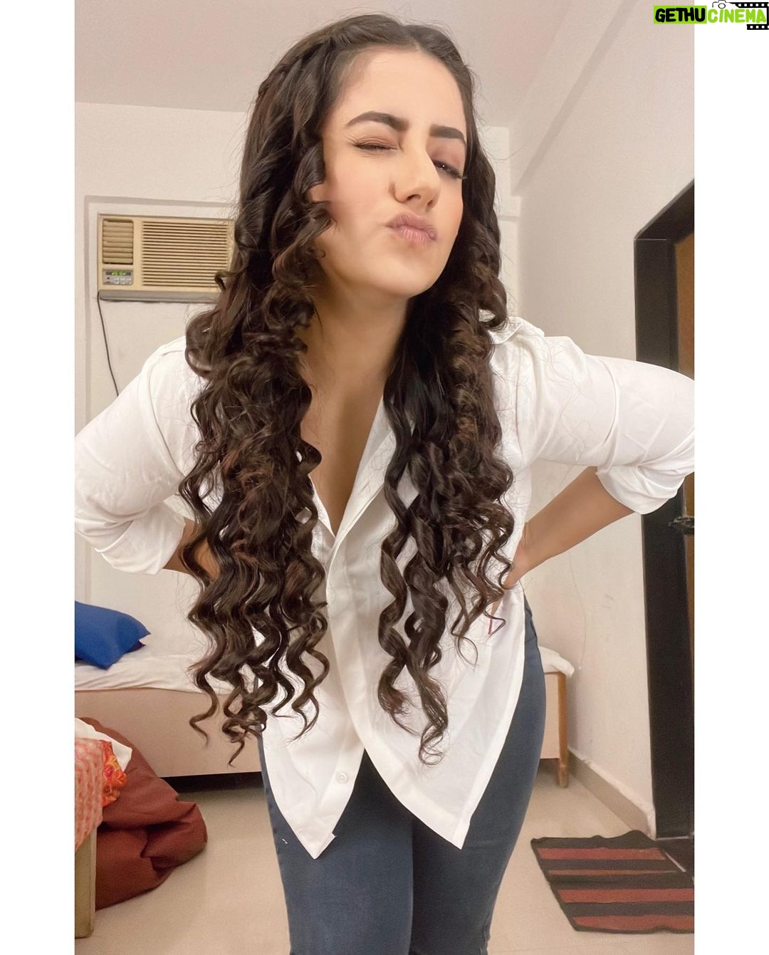 Dolly Chawla Instagram - I am thankful for another day …
