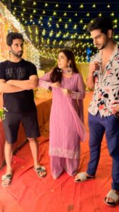 Dolly Chawla Instagram - Agar Taj Mahal humne banaya hai.. to aapne kya kya kiya hai? . @i.m_anirudh @dollychawla22 . #funnyvideos #sahilphull #newreel #tajmahal #akshaykumar #sunielshetty #pareshrawal #funny #funnyreels #movie