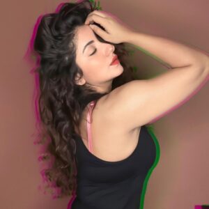 Dolly Chawla Instagram - Close up 🖤🖤