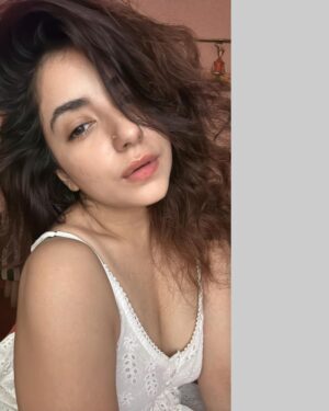 Dolly Chawla Instagram - #happydussehra 2023 💫💫