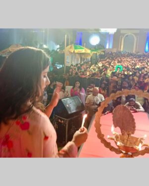 Dolly Chawla Instagram - About last night ✨✨
Patna ❤️you were amazing 
Thank you for your love 
@radiomirchipatna 
@tamanna_events_official 
@mirchibangla983