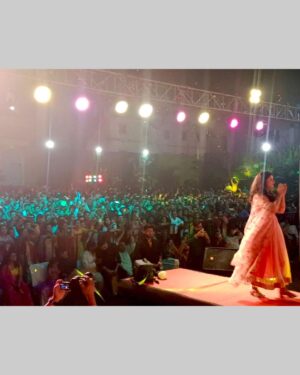 Dolly Chawla Instagram - About last night ✨✨
Patna ❤️you were amazing 
Thank you for your love 
@radiomirchipatna 
@tamanna_events_official 
@mirchibangla983