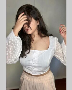 Dolly Chawla Instagram - 🤍