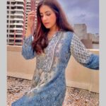 Dolly Chawla Instagram - 💙 Styled by: @stylebysugandhasood Assisted by: @styleitupwithmicheala Outfit: @kaftanize_clothing #outfitoftheday #weather #kurti #kaftan #comfortwear #mausam #beauty #love