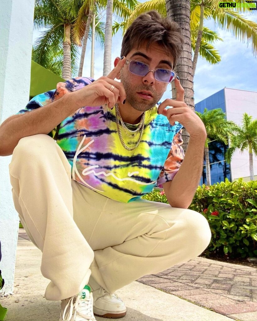 Don Patricio Instagram - Haces que esto tenga sentido🌴 Miami, Florida