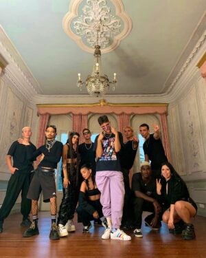 Don Patricio Instagram - Ya en los yutubes nuevo tema pa que te lo goces este verano👀 Ciao Bella💜 Link en bio🤘
Con la música de @daneonmusic y un vídeo de @joan_barbas_thenorthfilms

Gracias a tol mundaso que participó 
@areacali_ @javimangana @pablosc14 @la_metacrilato @cristofer27_ @caalvi @roicastroo @mrsrosandy @ferreronetto @malotajomijo4ever
