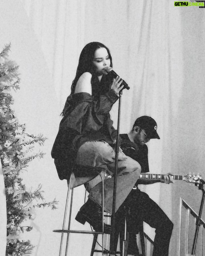 Dove Cameron Instagram - sheesh !! thank you for having me @reesewitherspoon had so much fun singing some unreleased sad girl songs/a little jazz & talking about the album, what an honor đĻđĒģđ§ī¸đ¯đаđģđ