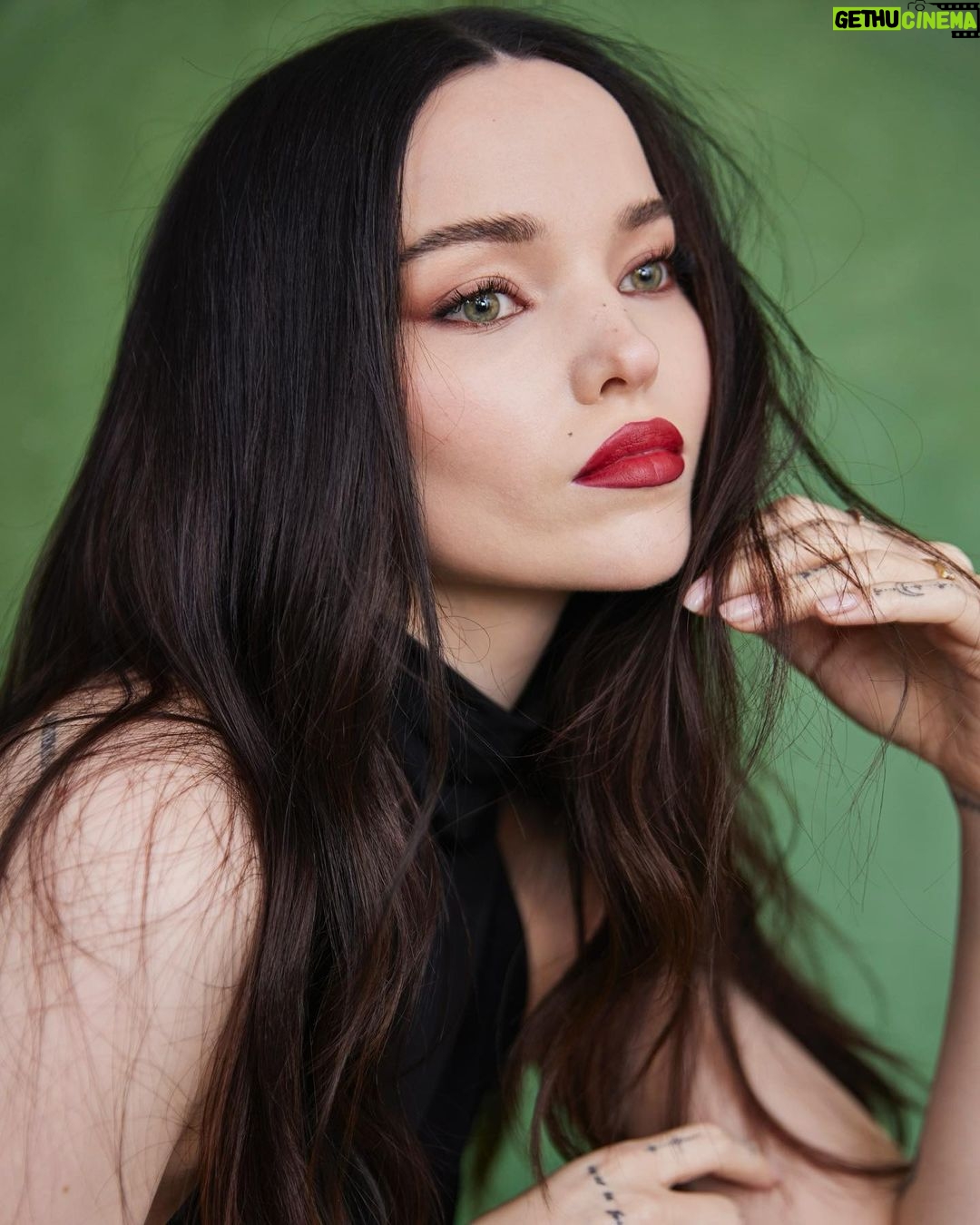 Dove Cameron Instagram - soft in @ninaricci . π @harris_reed i love you !!! ps: if you zoom in on the 6h photo you can see my vampire bite birth mark πΌπ»