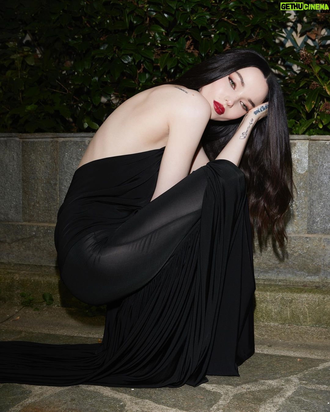 Dove Cameron Instagram - soft in @ninaricci . π @harris_reed i love you !!! ps: if you zoom in on the 6h photo you can see my vampire bite birth mark πΌπ»