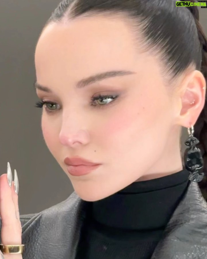 Dove Cameron Instagram - girls night @ @coach @coach @coach brava @stuartvevers 🗣️🧳🪡