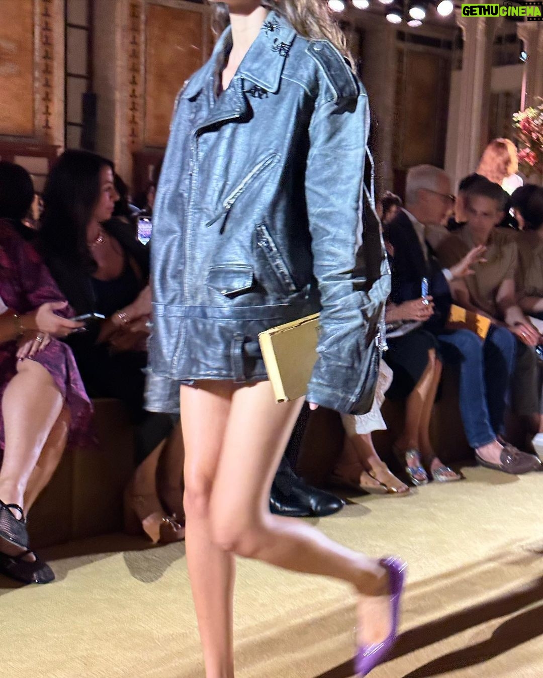 Dove Cameron Instagram - girls night @ @coach @coach @coach brava @stuartvevers 🗣️🧳🪡