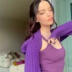 Dove Cameron Instagram - lucky you, i can read minds 🤸🏻‍♀️