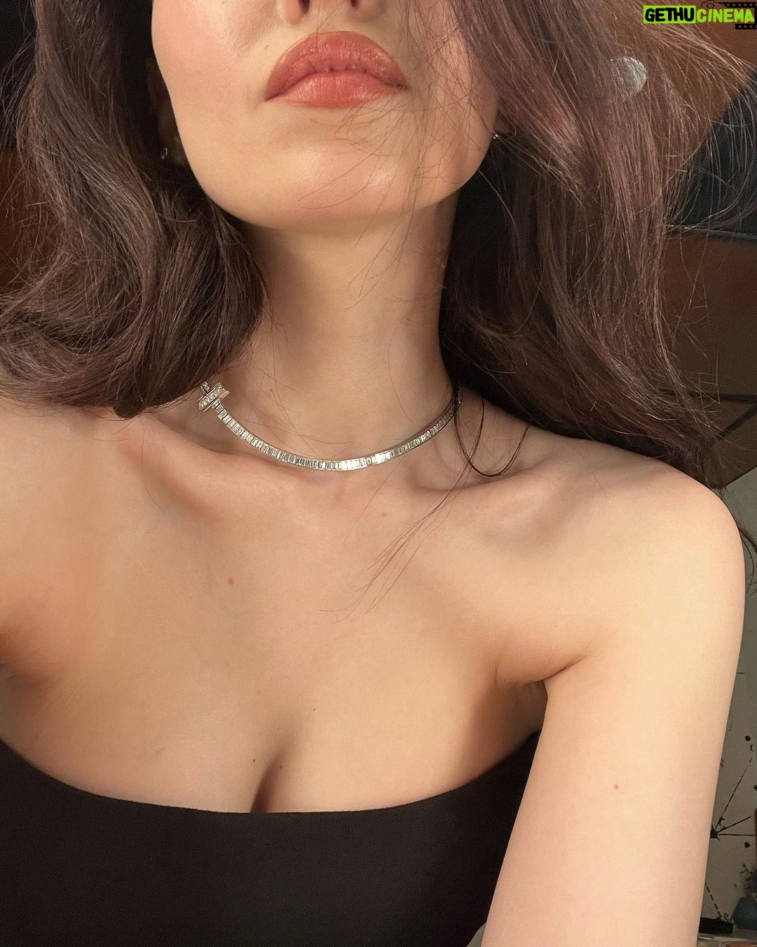 Dove Cameron Instagram - courir, partir, venir, mourir 🩰