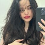 Dove Cameron Instagram - this infinity fits in my hand !!!!!!