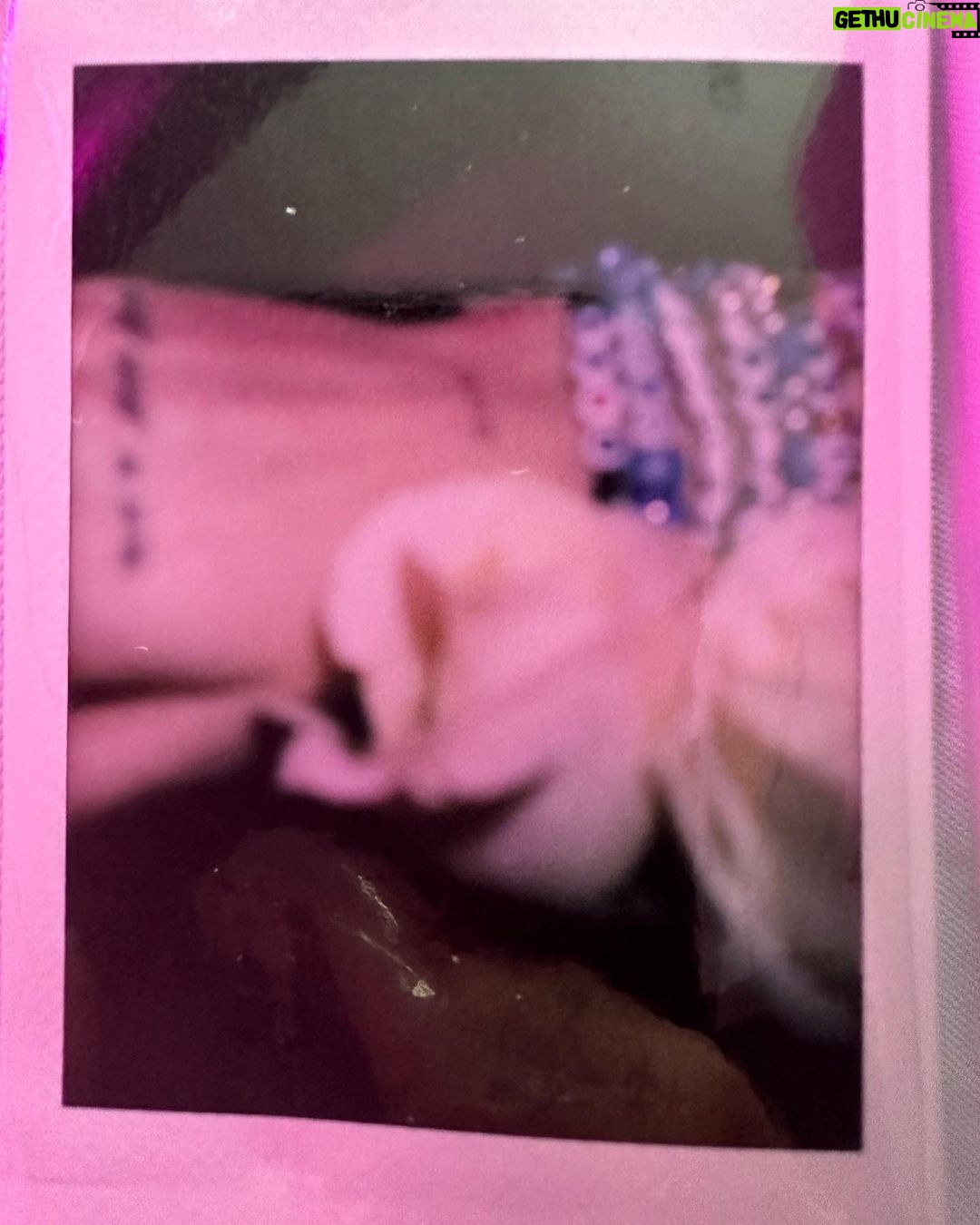 Dove Cameron Instagram - LA 🫶🏻🫶🏻🫶🏻 hearing you sing the unreleased will never not be crazy to me