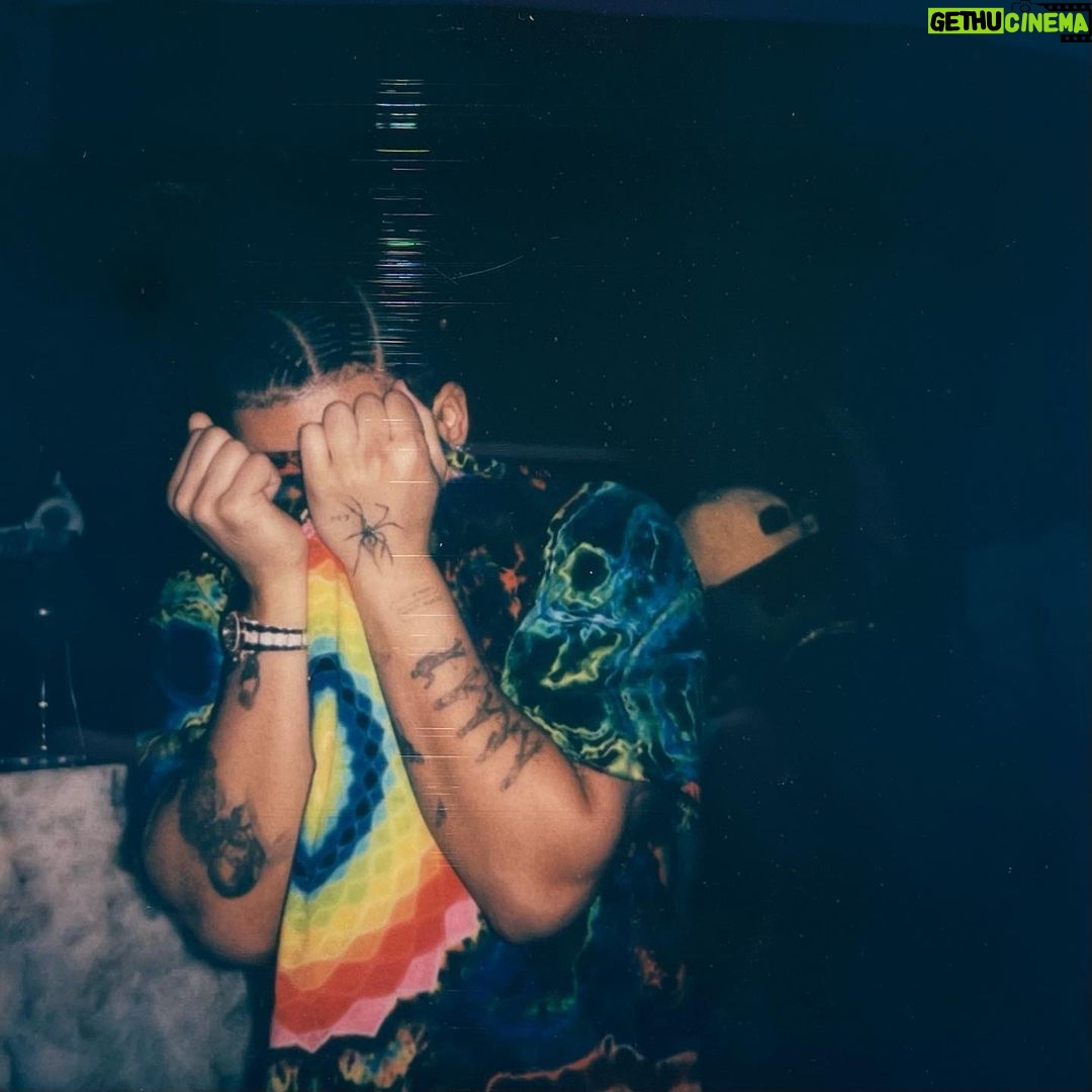Drake Instagram - Hard to explain myself for free.