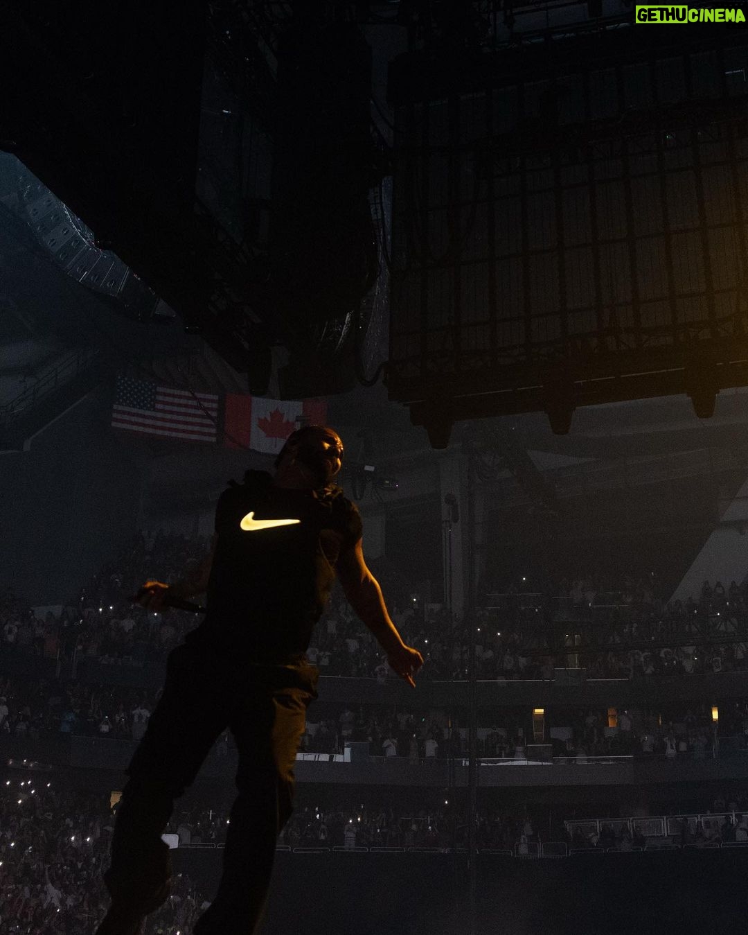 Drake Instagram - We back on my side now 🇨🇦 Van City All Starzzzzz