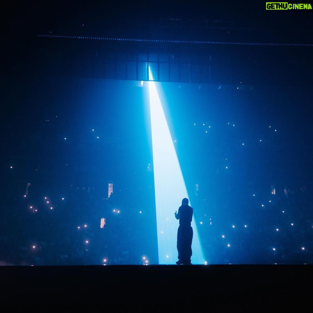 Drake Instagram - Who else can get the Garden b(l)ooming like this? TD Garden, Boston