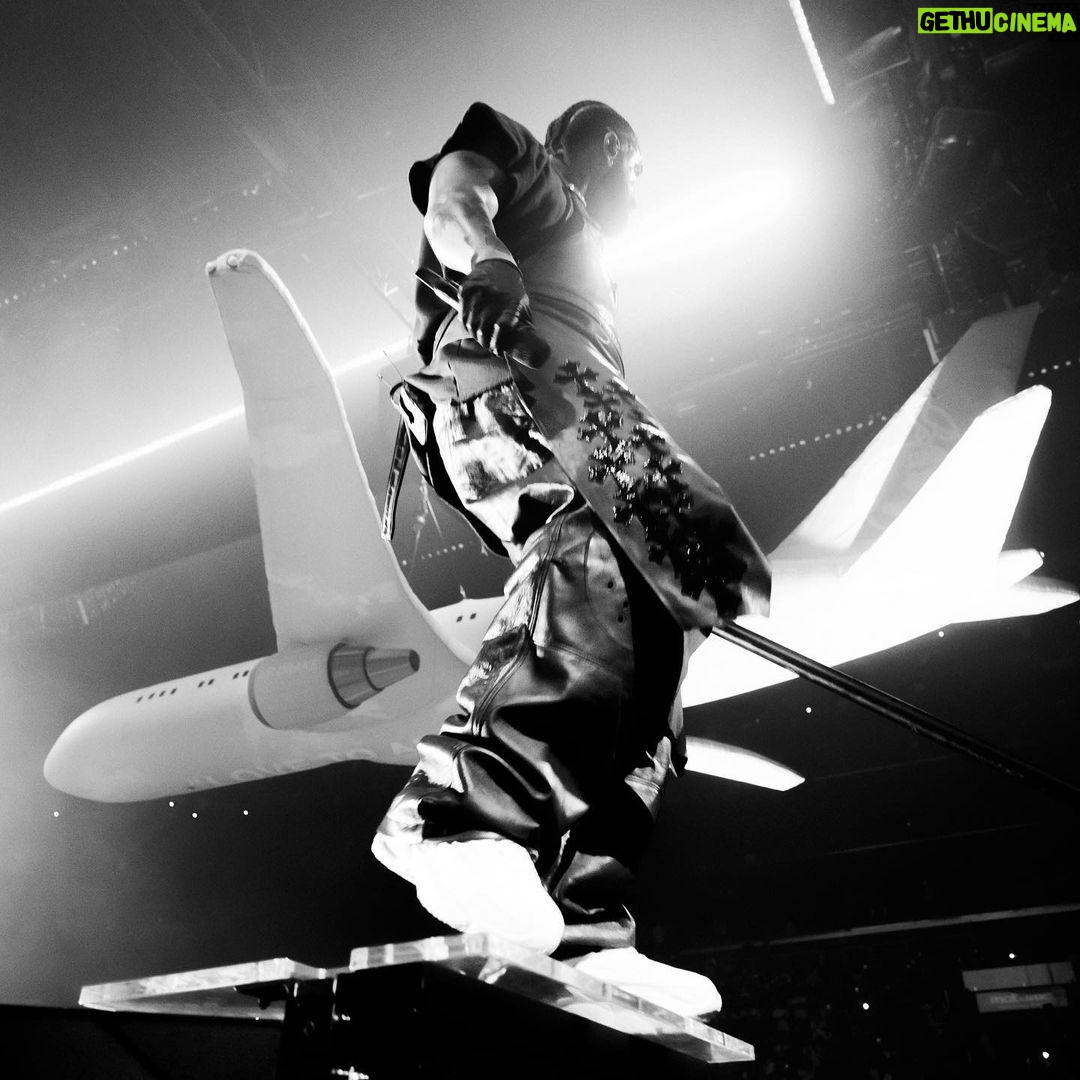 Drake Instagram - Walk em down like Smurk man Los Angeles, California
