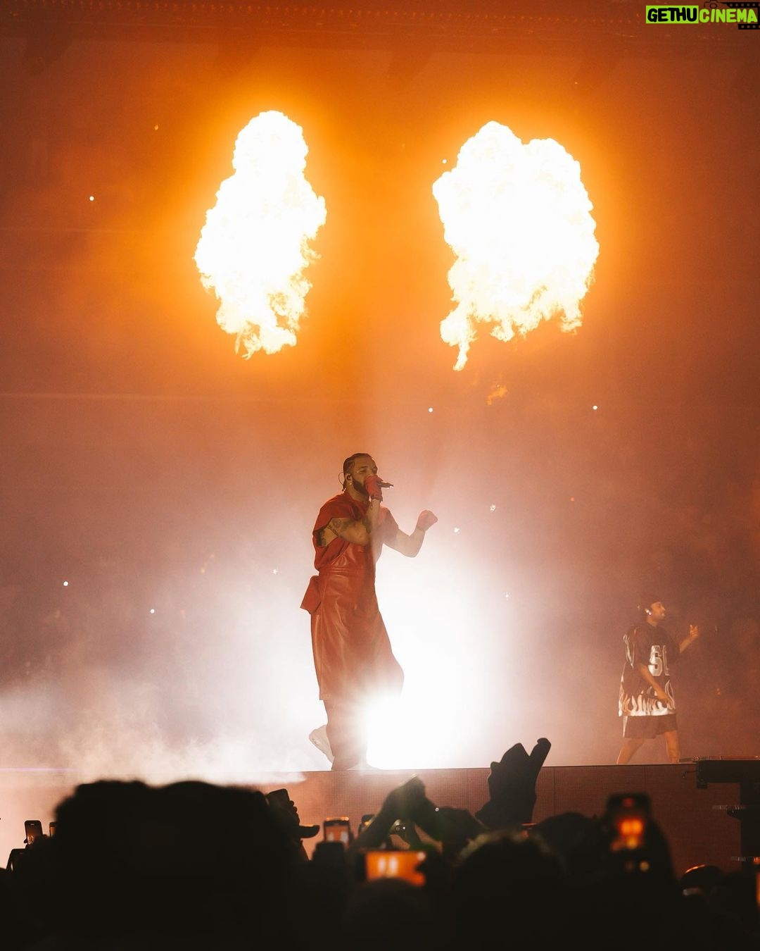 Drake Instagram - The show is a knockout even when the opps wanna pop out and act like we rock out…my brothers would never tell me watch out cause they know the only time I watch out is when I roll up my sleeve and let my watch out duhhhh New York, New York