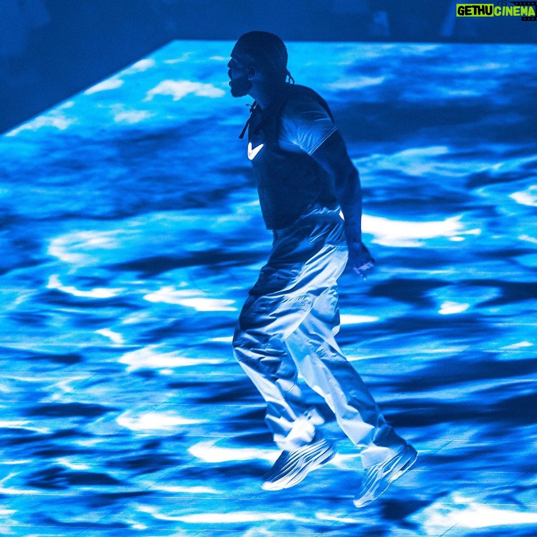 Drake Instagram - Playing @stake slots on the stage calls for an intervention probably Montreal, Quebec