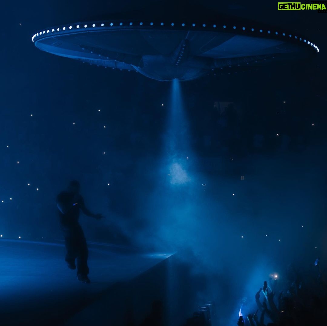 Drake Instagram - Who else can get the Garden b(l)ooming like this? TD Garden, Boston