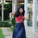 Drishya Raghunath Instagram – Dance to the tunes of Swayamvara theme song and upload those dance reels on your social media page. Don’t forget to follow the Swayamvara Silks Instagram page and tag them with the hashtag #swayamvarasong!  Participants will recieve exciting prizes from Swayamvara Silks! Last date of accepting entries: April: 30. Best of luck! 
SWAYAMVARA SONG 

Inframe:@drishya__raghunath
Video by:@basil_kanjirathingal
#Swayamvarasong 
#reelschallenge 
#dancechallenge
#drishyaraghunath 
#instagood #instagram 
#dulquersalmaan #dq #dancereels #dancechallenge
#swayamvarasilksindia