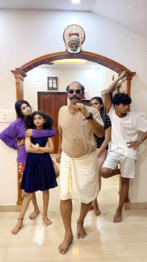 Drishya Raghunath Instagram - Ending 2023 with fam (incomplete). 🫢
Don’t ignore my Achan’s energy .😌

#2023 #newyear #2024 #fam #family #cousins