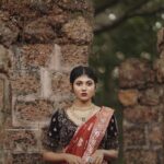 Drishya Raghunath Instagram - 🪷 Wearing: @santinni.in Ornaments: @unniyarchajewelry (use code DRISHYA to get additional discount) Mua : @aparnamidhun_makeover Pc : @jishnumurali_ #ethinicwear #ethinic #ethinicjewellery #festivetime #ornaments #jewelry #saree #drishya #drishyaraghunath