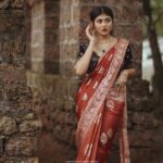 Drishya Raghunath Instagram – 🪷

Wearing: @santinni.in 
Ornaments: @unniyarchajewelry (use code DRISHYA to get additional discount)
Mua : @aparnamidhun_makeover 
Pc : @jishnumurali_ 

#ethinicwear #ethinic #ethinicjewellery #festivetime #ornaments #jewelry #saree #drishya #drishyaraghunath