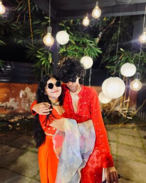 Drishya Raghunath Instagram - GULABHI NIGHT was filled with fun and craziness ❤️
Swipe left to find out :) 

Statement choker from @adorebypriyanka ❤️