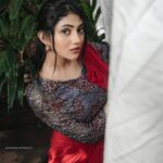 Drishya Raghunath Instagram – ग़ुलाब का फूल

PHOTOGRAPHY : @jishnumurali_  MUA : @cosmoholic_by_amritha_sarath 
OUTFIT : @chithras_fashion_paradise 
RETOUCH : @abhishek__asokan 
ASSISTANT : pixel.monk._ 
LOCATION : @niramayamheritage