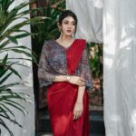 Drishya Raghunath Instagram – ग़ुलाब का फूल 

PHOTOGRAPHY : @jishnumurali_  MUA : @cosmoholic_by_amritha_sarath 
OUTFIT : @chithras_fashion_paradise 
RETOUCH : @abhishek__asokan 
ASSISTANT : pixel.monk._ 
LOCATION : @niramayamheritage

#red #outfits #redoutfit #indowestern #fashionista #styling #drishya #drishyaraghunath