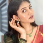 Drishya Raghunath Instagram – Pooja Outfit Check ✨

Mua : @makeoverbyaishh @aishwaryaasokan ✨
Soooo much love for her dedication and passion she has in this art form. 🫂
