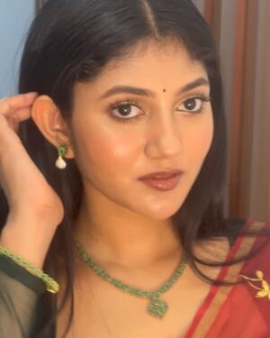 Drishya Raghunath Instagram - Pooja Outfit Check ✨

Mua : @makeoverbyaishh @aishwaryaasokan ✨
Soooo much love for her dedication and passion she has in this art form. 🫂