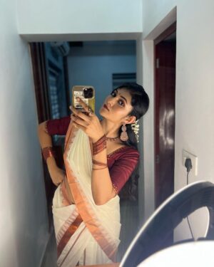 Drishya Raghunath Instagram - Happiest Vishuu everyone !🌼

Mau : @makeoverbyaishh 🌼
 @aishwaryaasokan 🌼