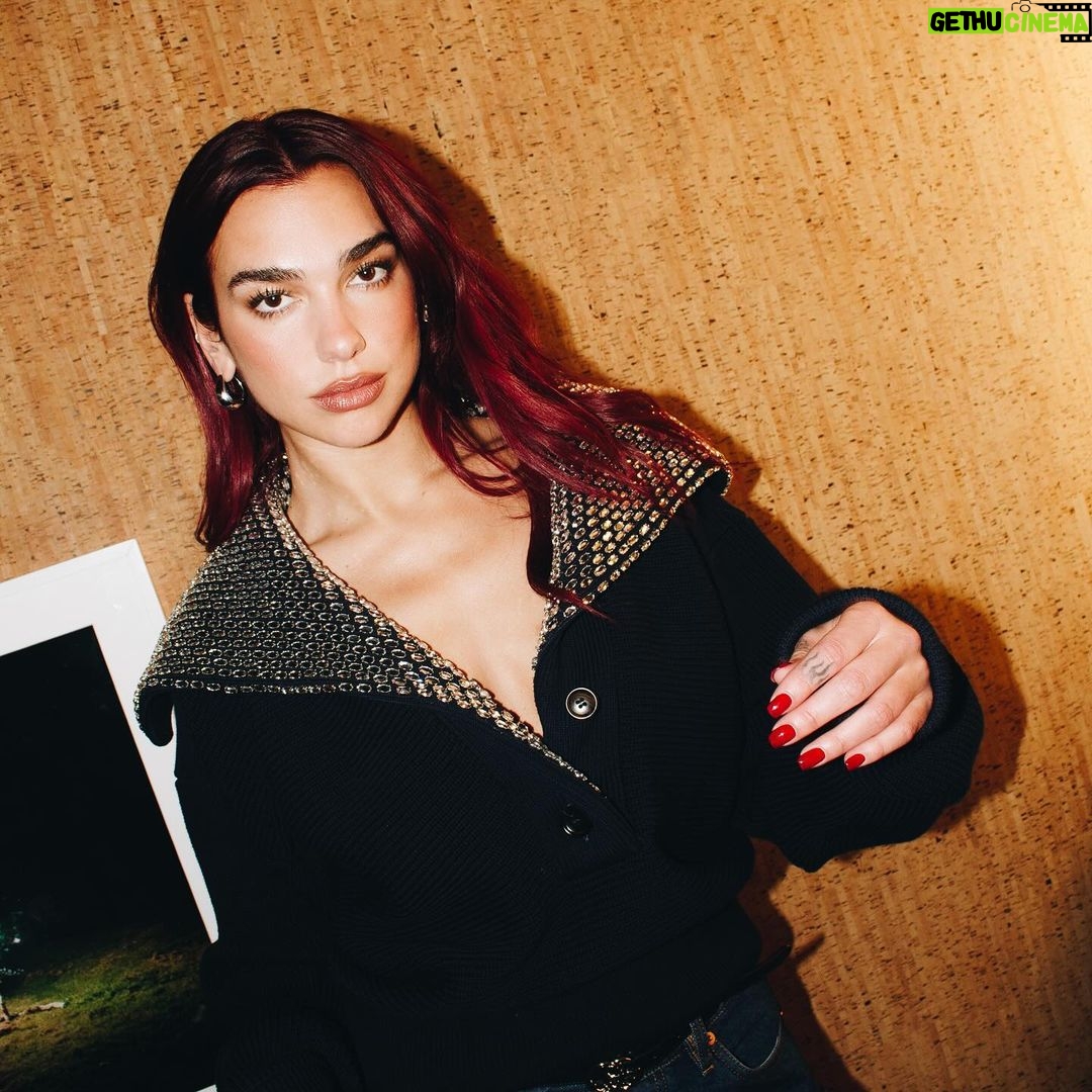 Dua Lipa Instagram - Last night on @latenightseth @sethmeyers !!! We even got matching tattoo's ⭐️ catch the full thaaang on youtube!!!
