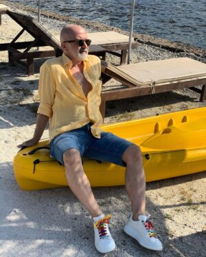 Durul Bazan Instagram - İyi pazarlar 🌞
Hayatta en önemli şeyin mutlu olmak olduğunu hatırlayacağınız bir gün dilerim ♥️🍀