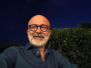 Durul Bazan Instagram - Hani şarkılar bizi henüz bu kadar incitmezken
Eskidendi, eskidendi, çok eskiden…
#tbt
15.Mayıs.2019 ♥️