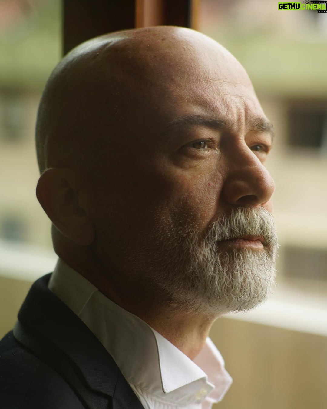 Durul Bazan Instagram - Bir haftanın daha sonuna geldik… Yaşasın haftasonu🎩