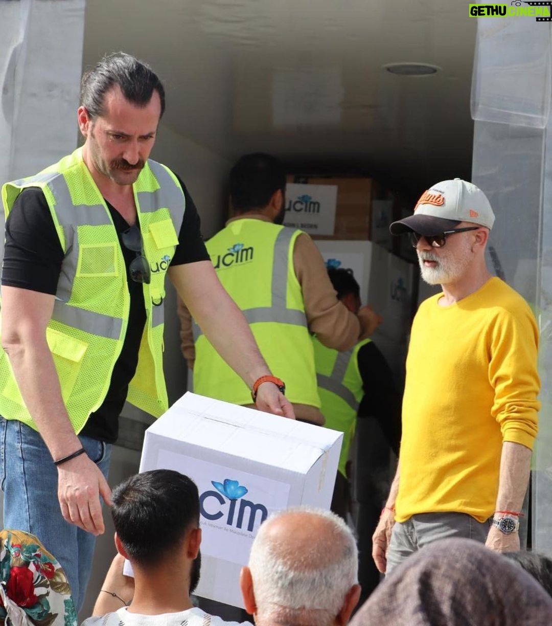 Durul Bazan Instagram - Sevgili @ucimorgtr @saadetozkanefe @yucelceylancom ve çorbada tuzu bulunan tüm kardeşlerim; Deprem bölgesindeki kardeşlerimize yurdun dört bir yanında da kardeşleri olduğunu gösterme fırsatı verdiğiniz için ne kadar teşekkür etsek azdır…♥️🦋 Gaziantep