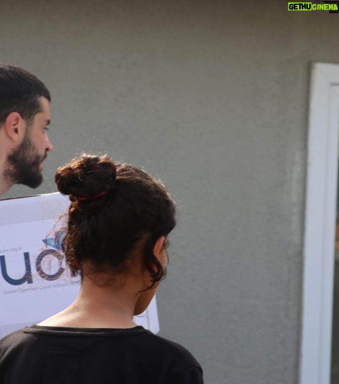 Durul Bazan Instagram - Sevgili @ucimorgtr @saadetozkanefe @yucelceylancom ve çorbada tuzu bulunan tüm kardeşlerim; Deprem bölgesindeki kardeşlerimize yurdun dört bir yanında da kardeşleri olduğunu gösterme fırsatı verdiğiniz için ne kadar teşekkür etsek azdır…♥️🦋 Gaziantep