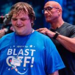Dwayne Johnson Instagram – Droppin that old school Rock theme music for my boy Jayden Harden from @makeawishamerica! 

Jayden is 15 and he’s awesome!! 

Jayden’s wish was to meet, “the people’s champ”. 

He is a HUUUUUGE ROCK & pro wrestling fan and we had a BLAST chopping up his favorite wrestlers and matches!! 

I LOVE pro wrestling so my time with Jayden was super dope! 💪🏾🩵

I told him a little secret 🤫 that may or may not involve some dude returning to WWE to lay the SmackDown on all their candy asses 😉👋🏾

There’s a lot of negative and toxic noise out there in the world – but there’s a lot of positive, good things too, and Jayden is one of them. 

#MakeAWishDay 
#21Kids 
#BestDayEver
