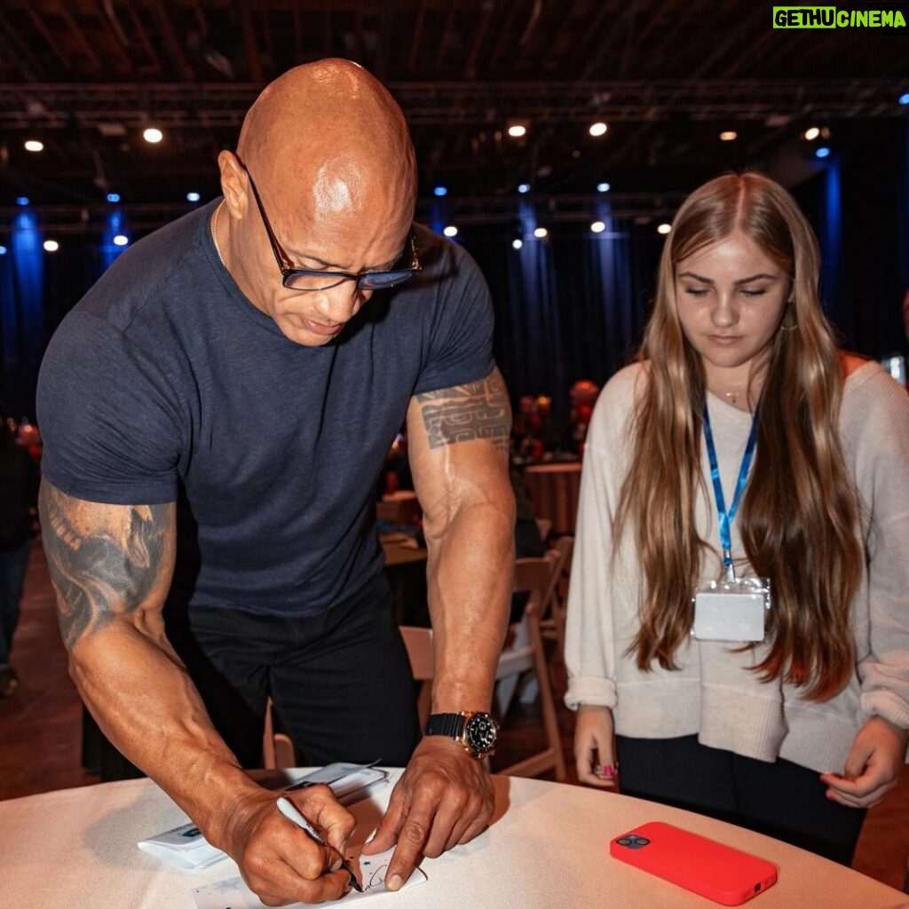 Dwayne Johnson Instagram - This is Gabrielle Cox from @makeawishamerica. She’s 15 and she’s awesome! Gabrielle’s wish was to meet me. Truth is, I was lucky to meet her. Very cool girl who has this strong measured teenager demeanor and you can tell when she locks into something, she does it. I love it! So much negativity in the world today, but if you look deeper - you’ll find so many good things and good people, and Gabrielle is one of them. #MakeAWishDay #21Kids #BestDayEver