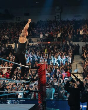 Dwayne Johnson Instagram - Energy. Vibe. Mood. 
Grateful for the connection. 
More to come. 
#peopleschamp ✊🏾

📸 @flanneryunderwood @wwe